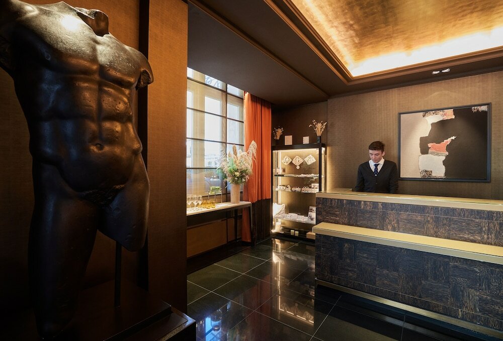 Фото Grand Hotel Du Palais Royal