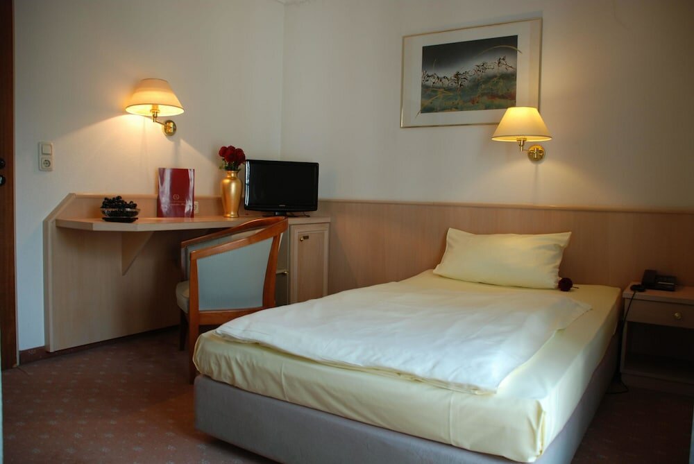 Фото Hotel Rheinischer Hof