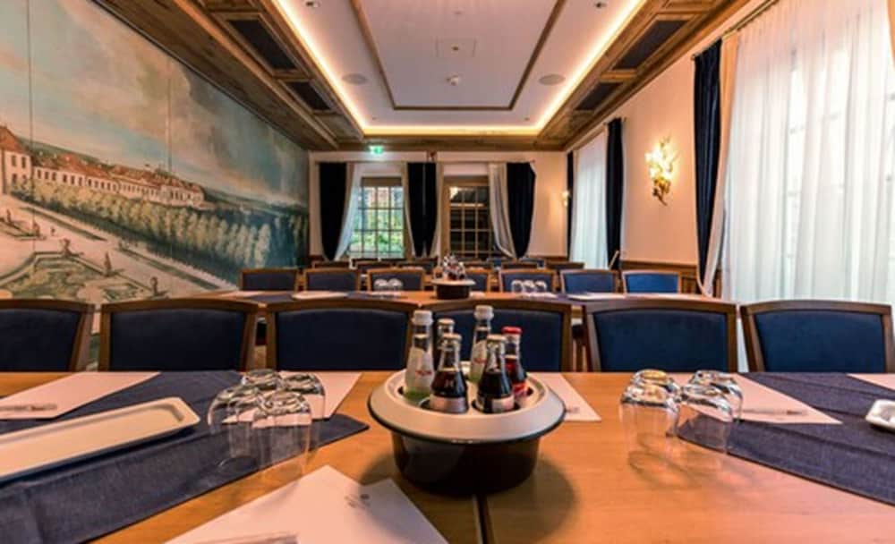 Фото Hotel & Gaststätte zum Erdinger Weißbräu