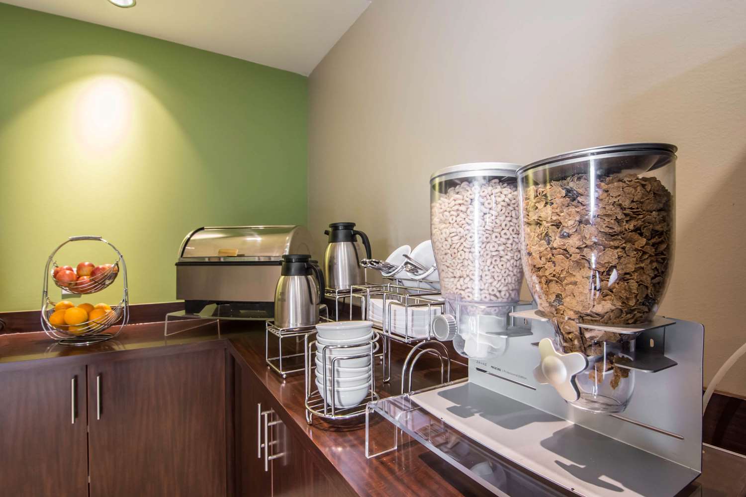 Фото Sleep Inn Regina East