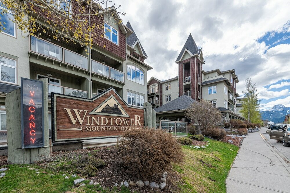 Фото Windtower Lodge and Suites