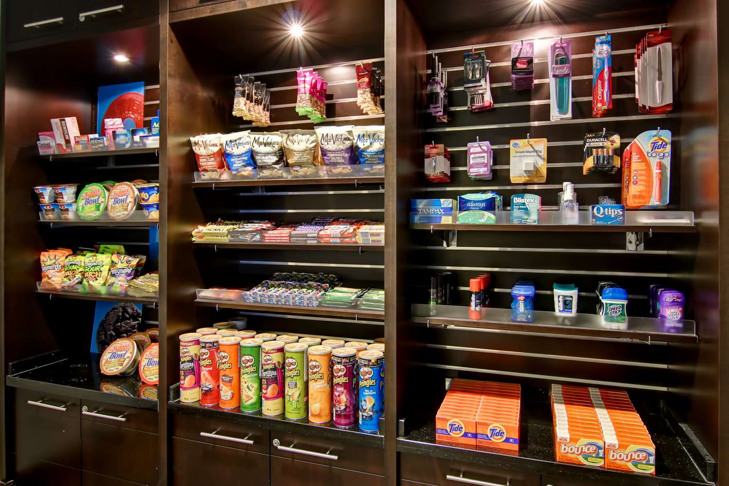 Фото Hampton Inn by Hilton Toronto Airport Corporate Centre