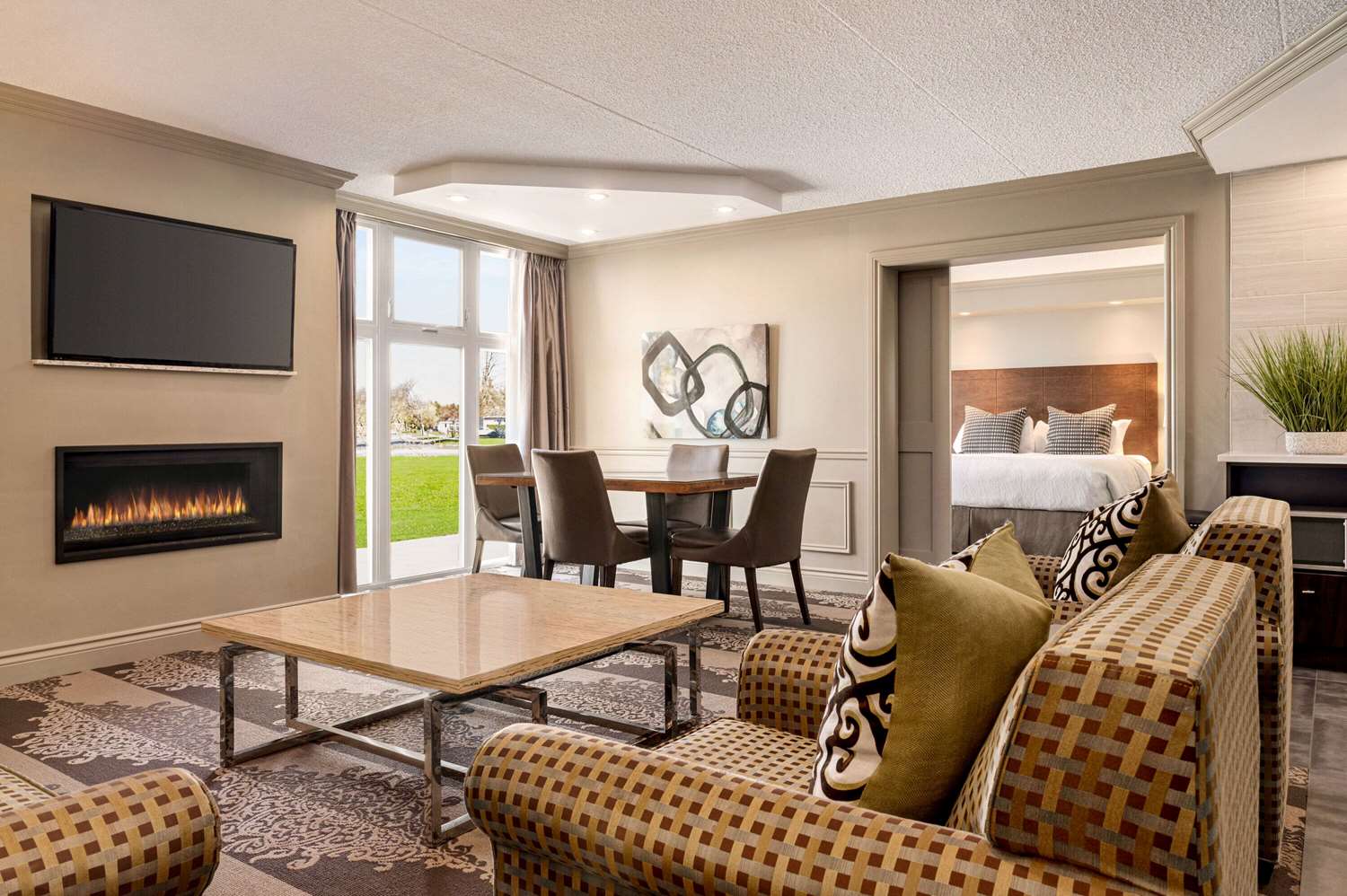 Фото Ramada by Wyndham Cornwall