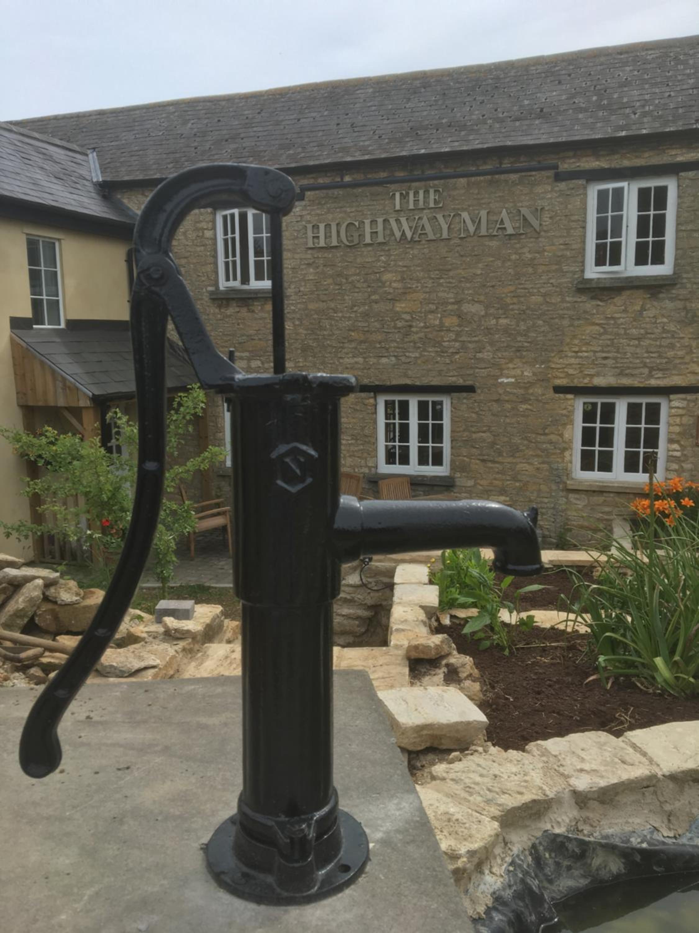 Фото The Highwayman Hotel