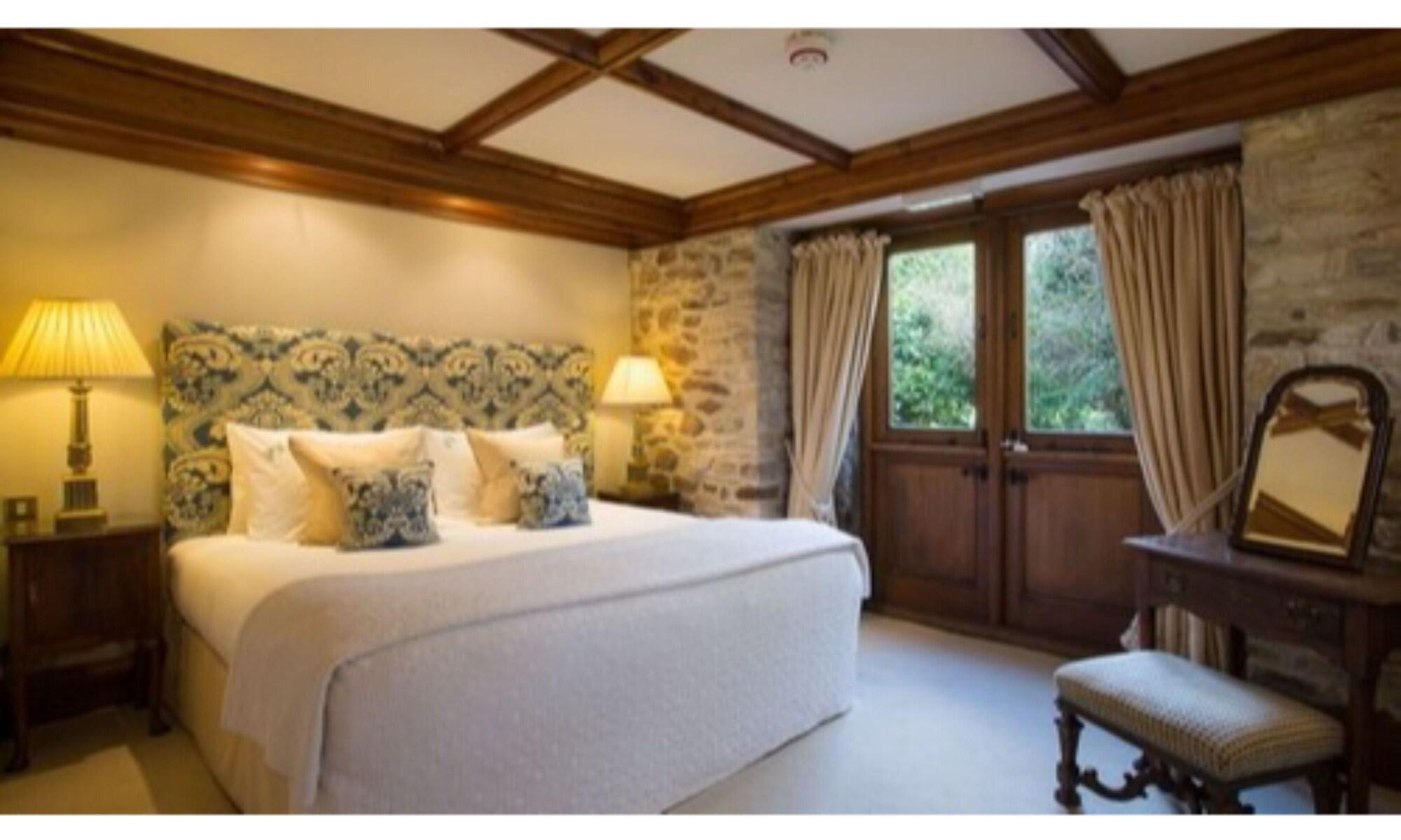 Фото The Priory Hotel