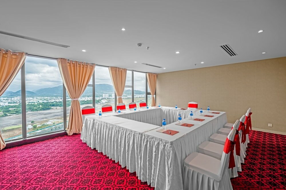 Фото Emerald Bay Hotel and SPA Nha Trang