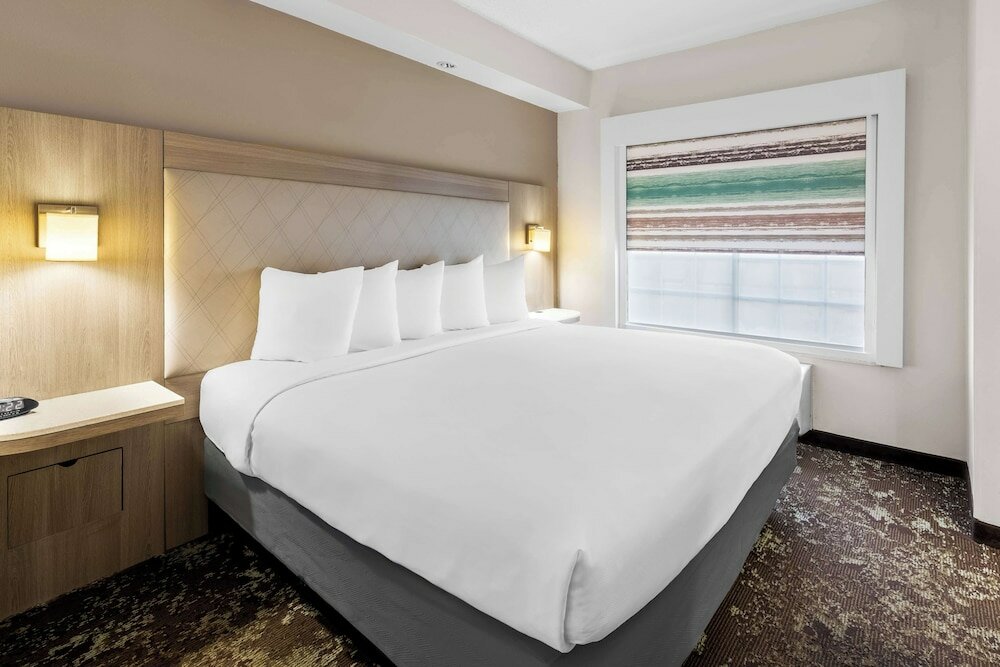 Фото Best Western Worlds of Fun Inn & Suites