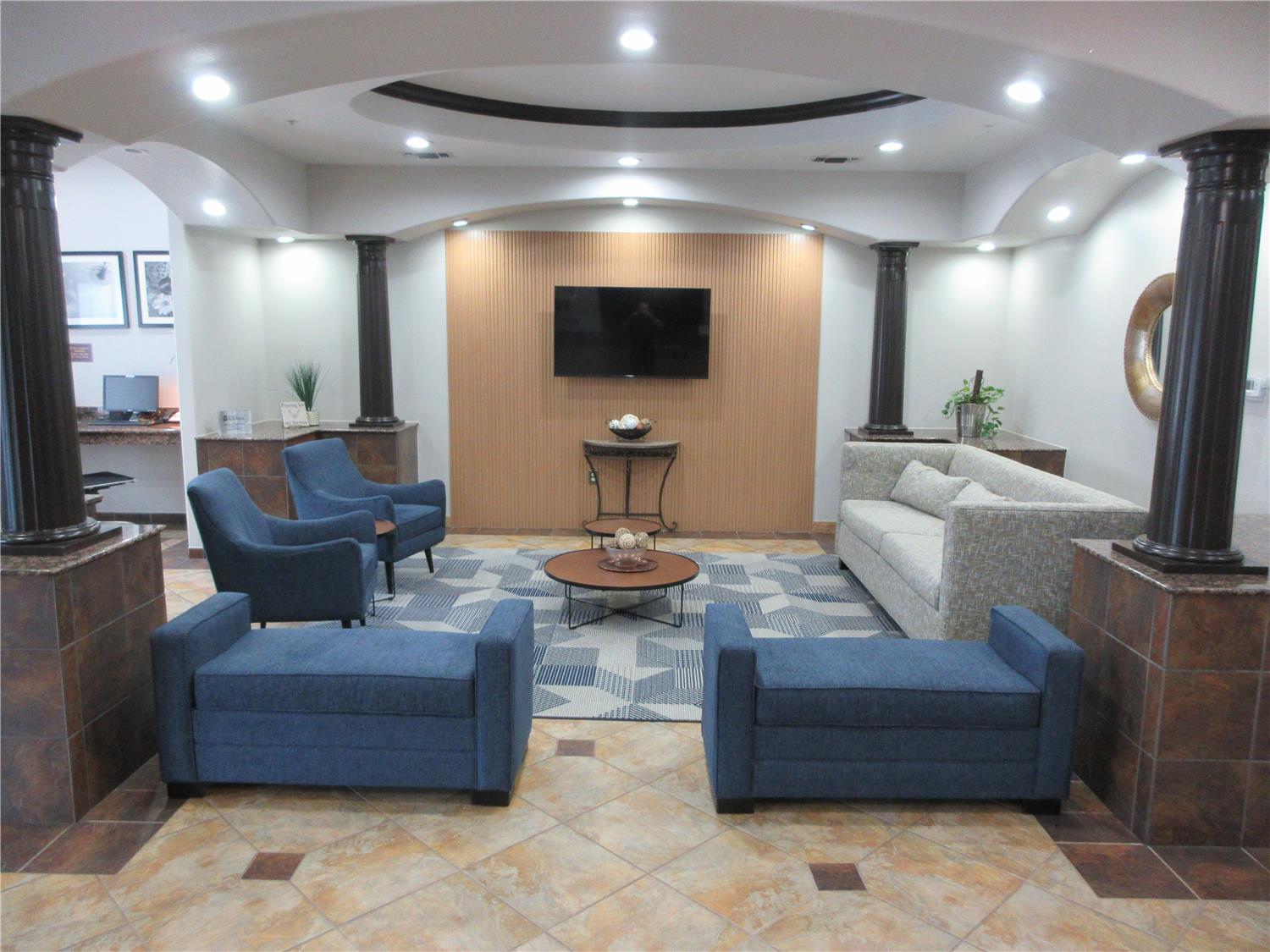 Фото SureStay Plus Hotel by Best Western San Antonio SeaWorld