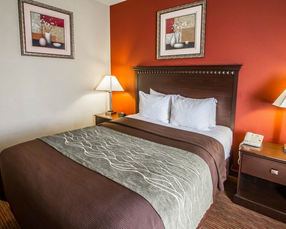 Фото Comfort Inn West