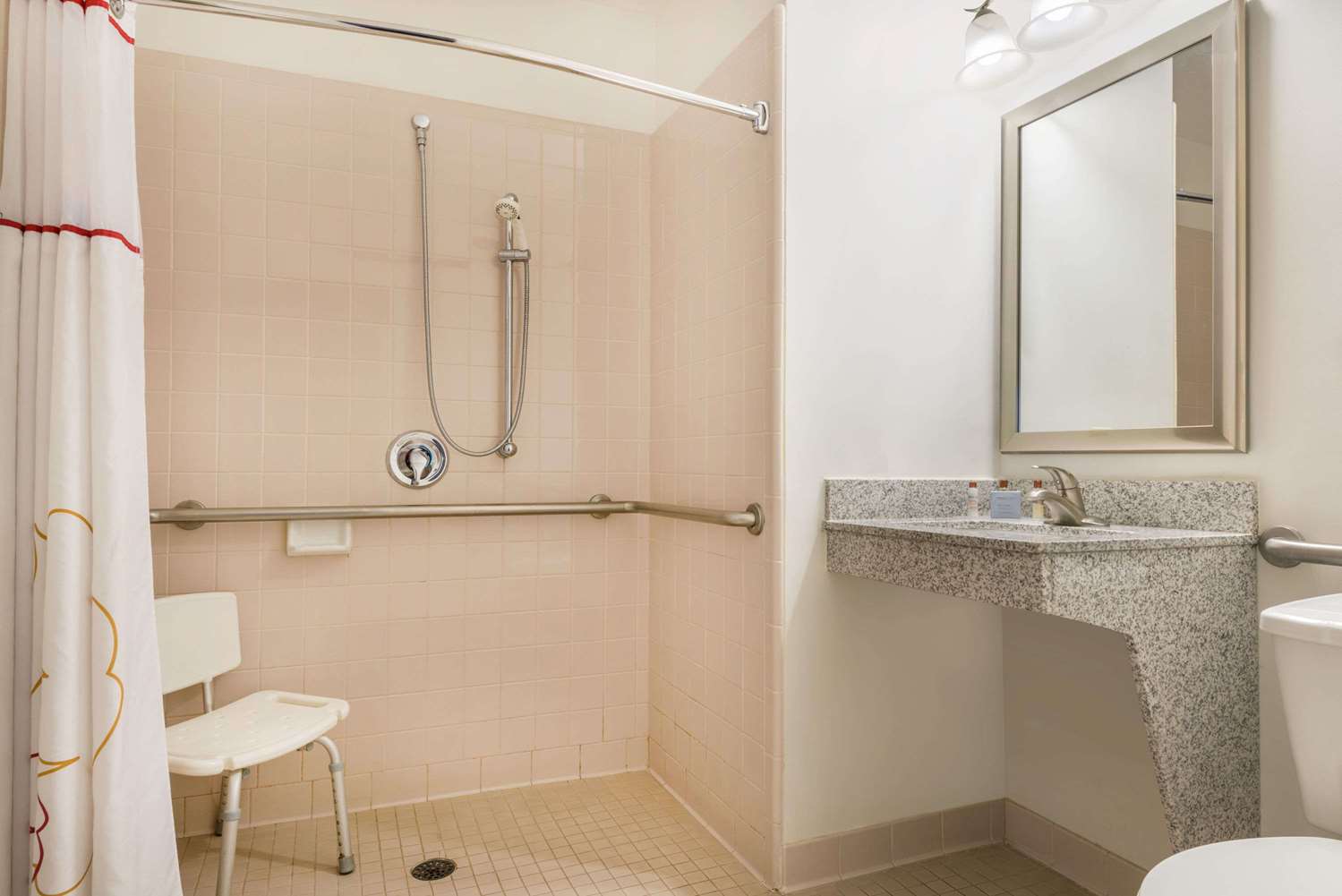 Фото Hawthorn Suites by Wyndham Louisville North