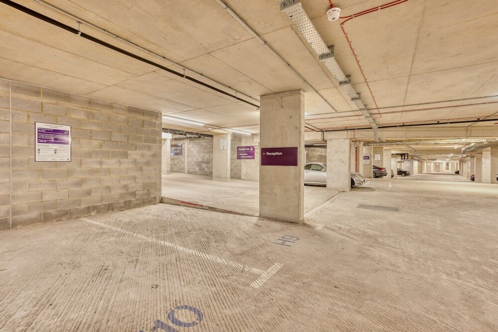 Фото Premier Inn London New Southgate Hotel