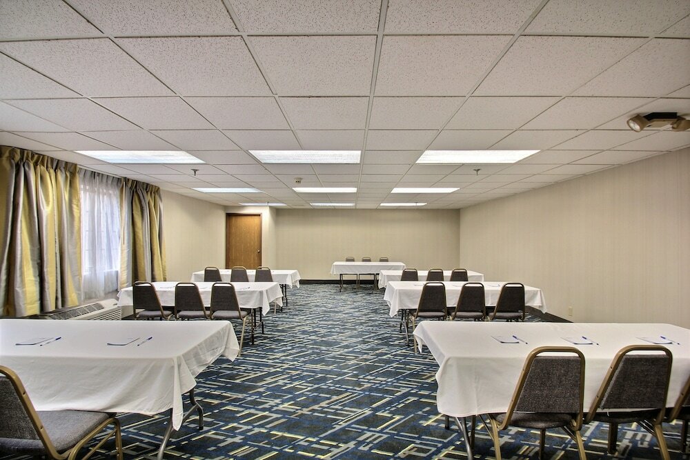 Фото Baymont by Wyndham Madison West/Middleton Wi West