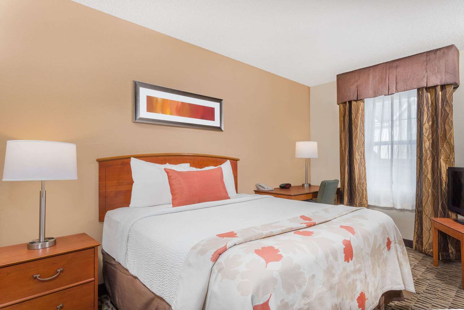 Фото Hawthorn Suites by Wyndham Louisville North