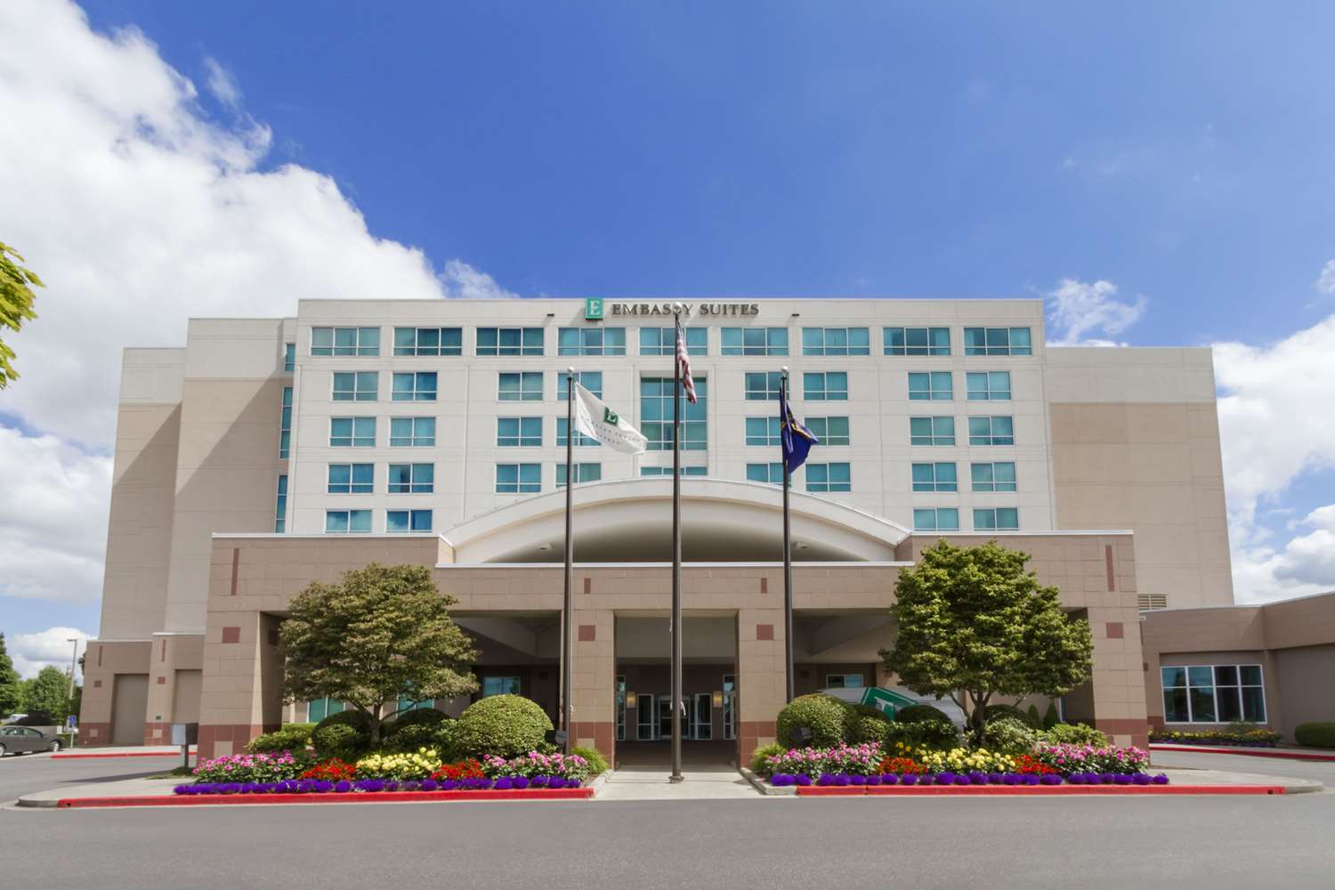 Фото Embassy Suites by Hilton Portland Airport