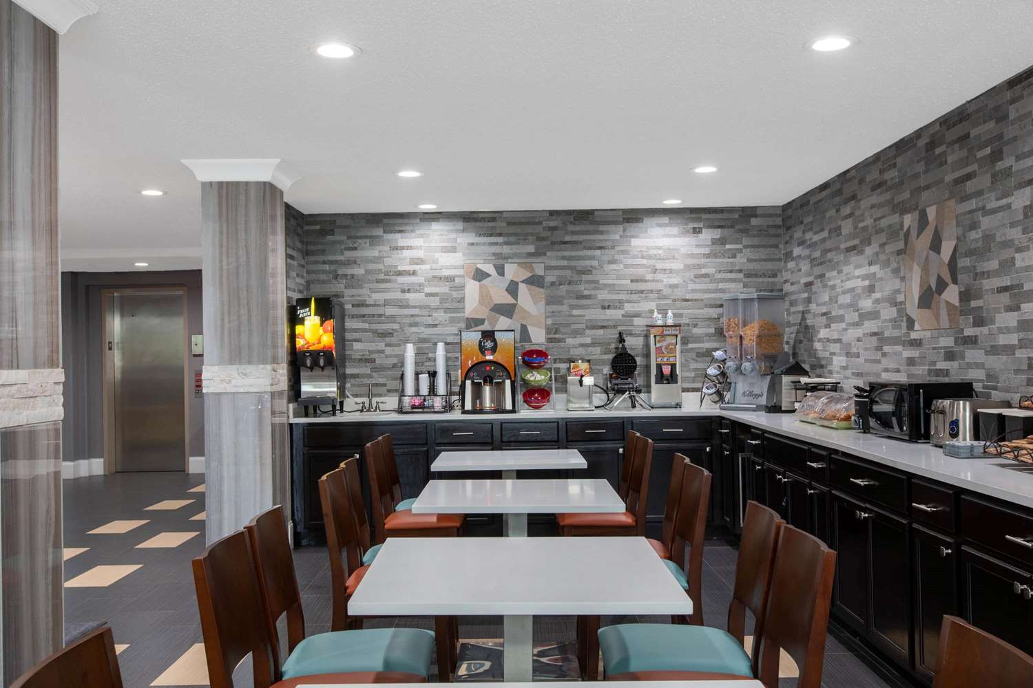 Фото Microtel Inn & Suites by Wyndham Augusta/Riverwatch