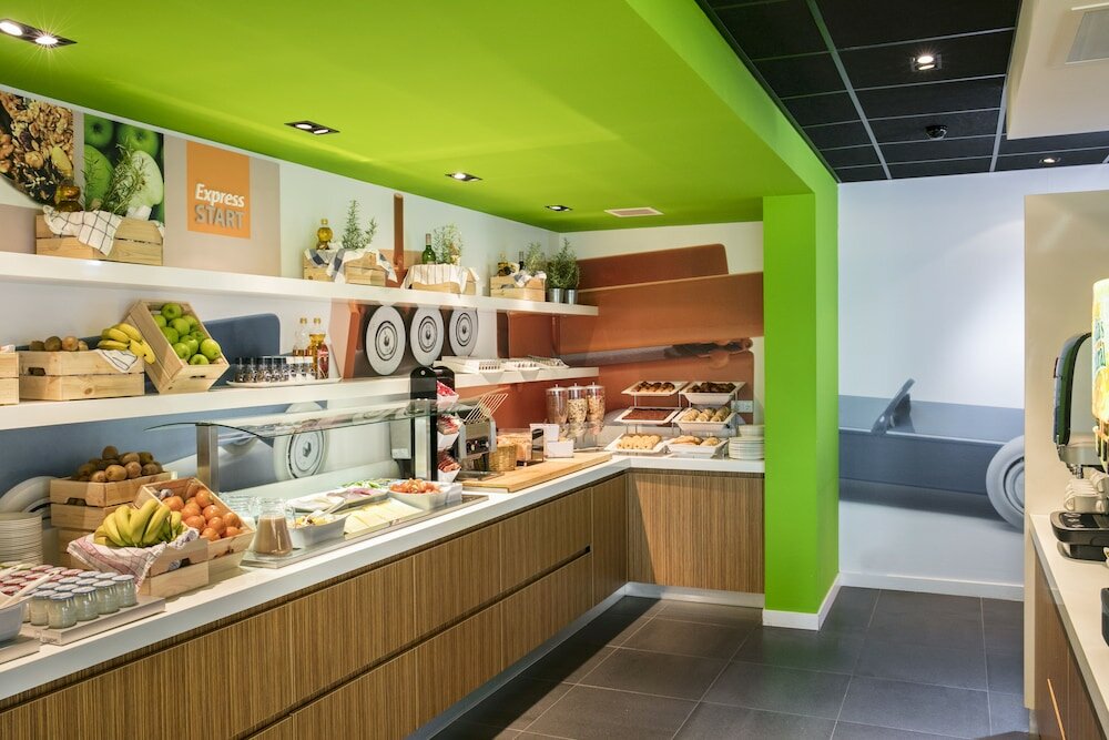 Фото Holiday Inn Express Utrecht - Papendorp, an Ihg Hotel