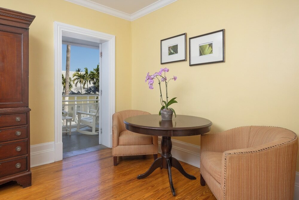 Фото Weatherstation Inn