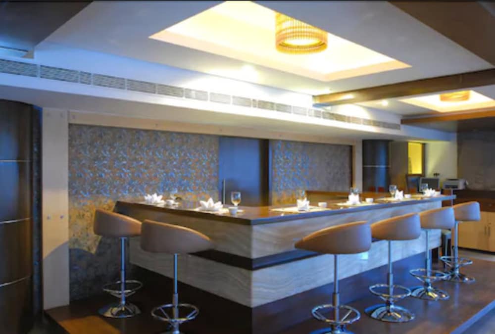 Фото Peninsula Grand Hotel