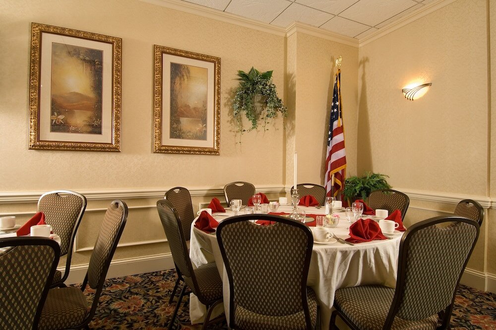 Фото Delta Hotels by Marriott Utica