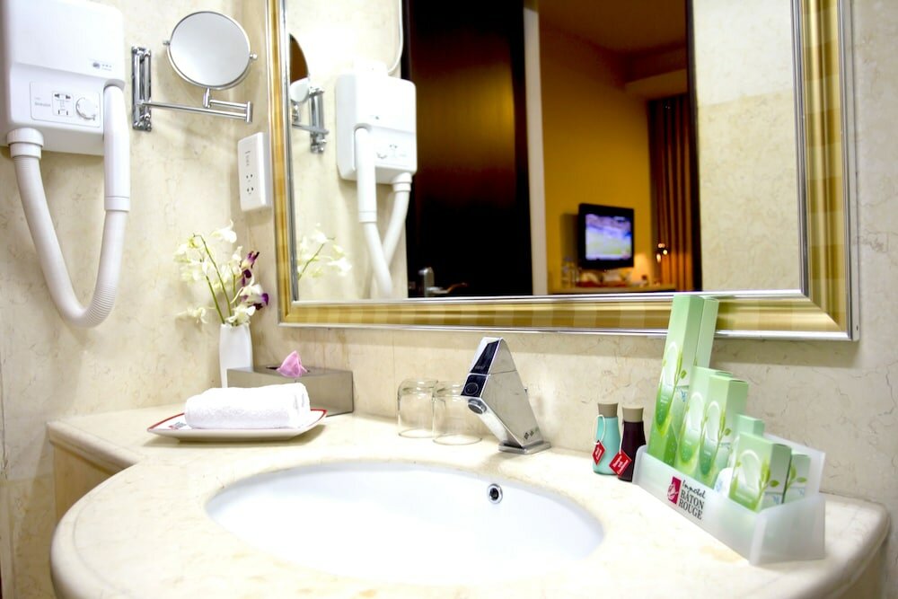 Фото Innotel Luxury Business Hotel