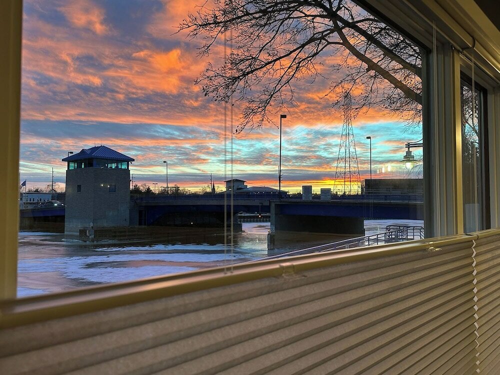 Фото Harbor Winds Hotel