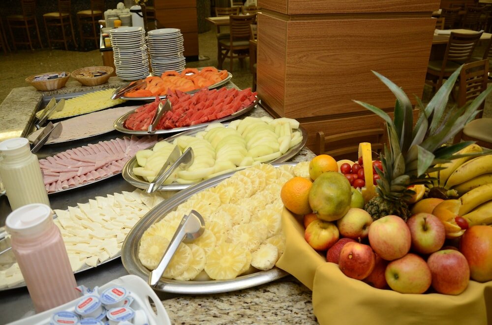 Фото Colonial Plaza Hotel