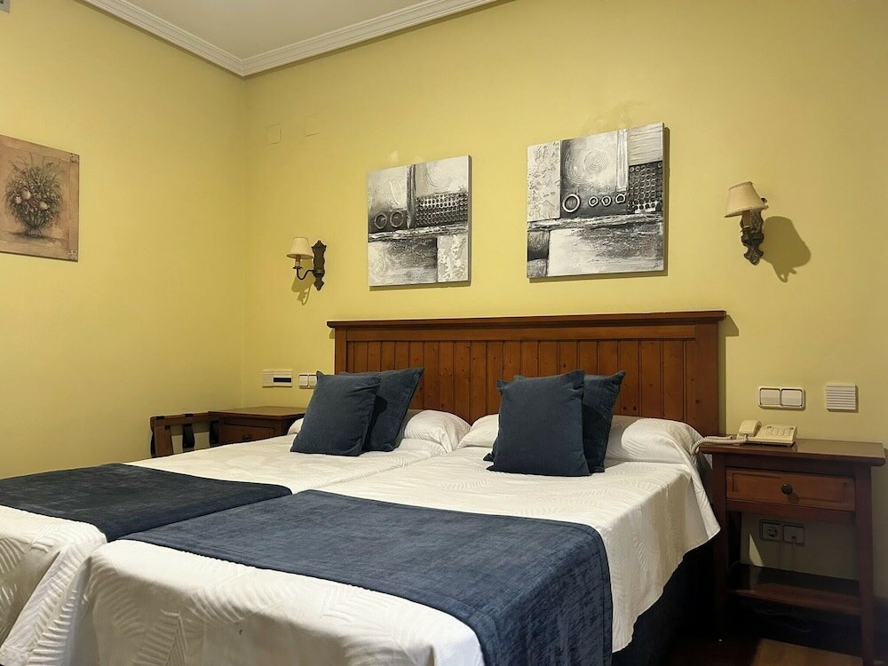 Фото Hotel Casona de la Reyna