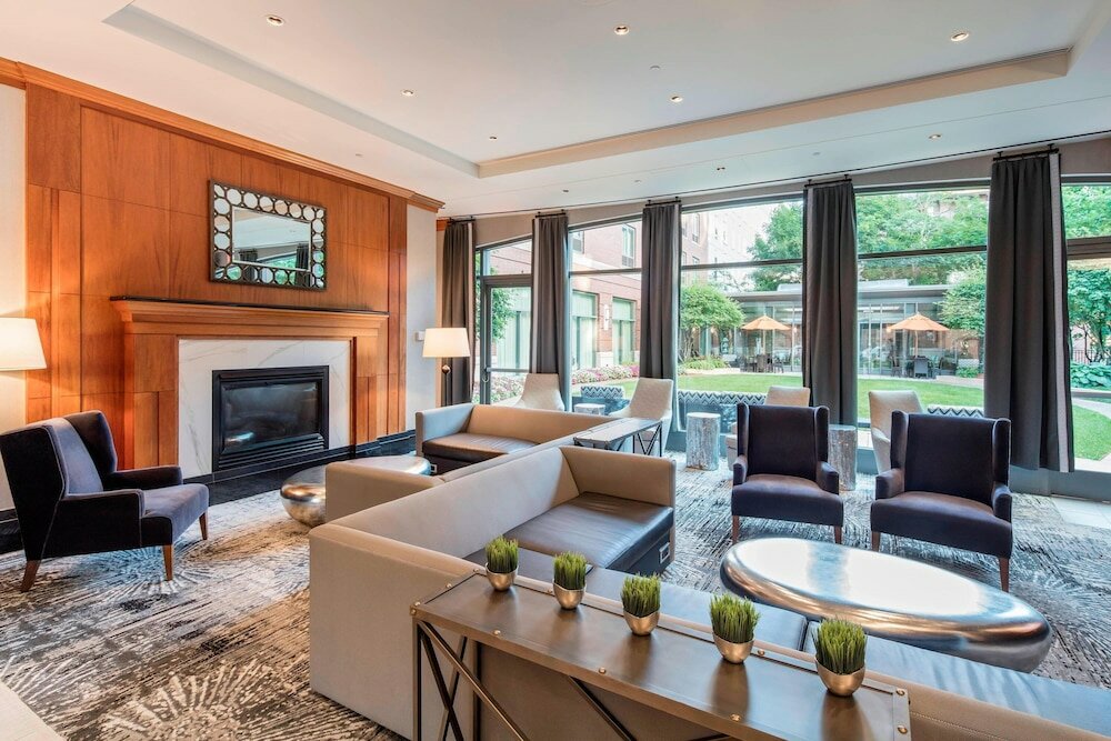 Фото Courtyard by Marriott Boston Brookline