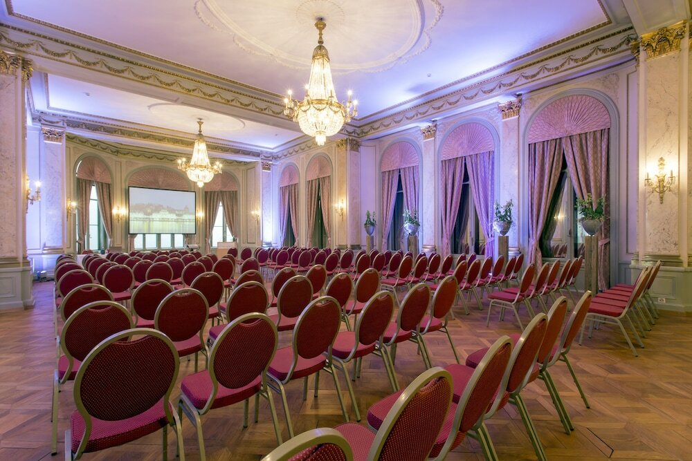 Фото Hotel Schweizerhof Luzern