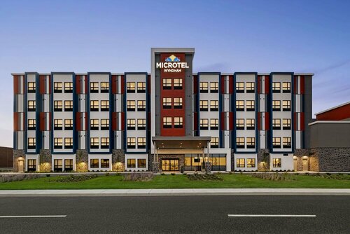 Гостиница Microtel Inn & Suites Montreal Airport - Dorval Qc в Дорвале