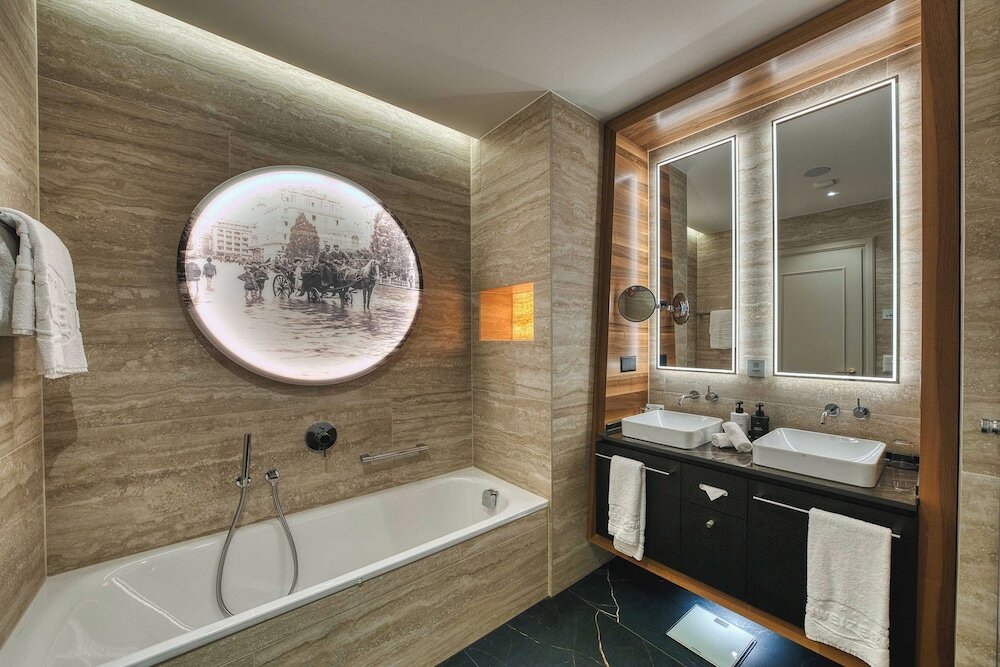 Фото Hotel Schweizerhof Luzern