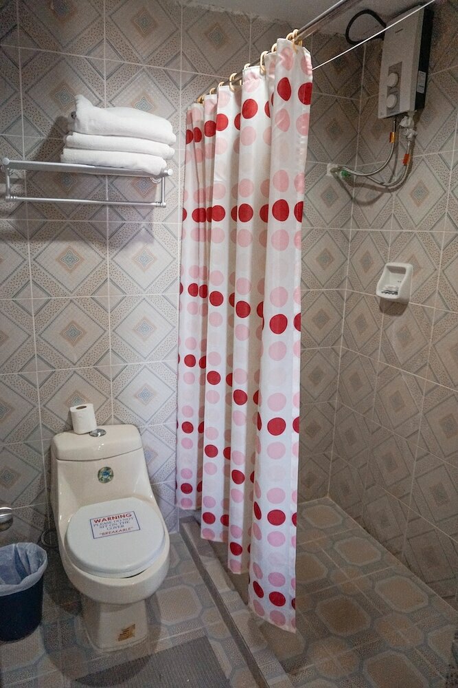 Фото Crowne Garden Hotel