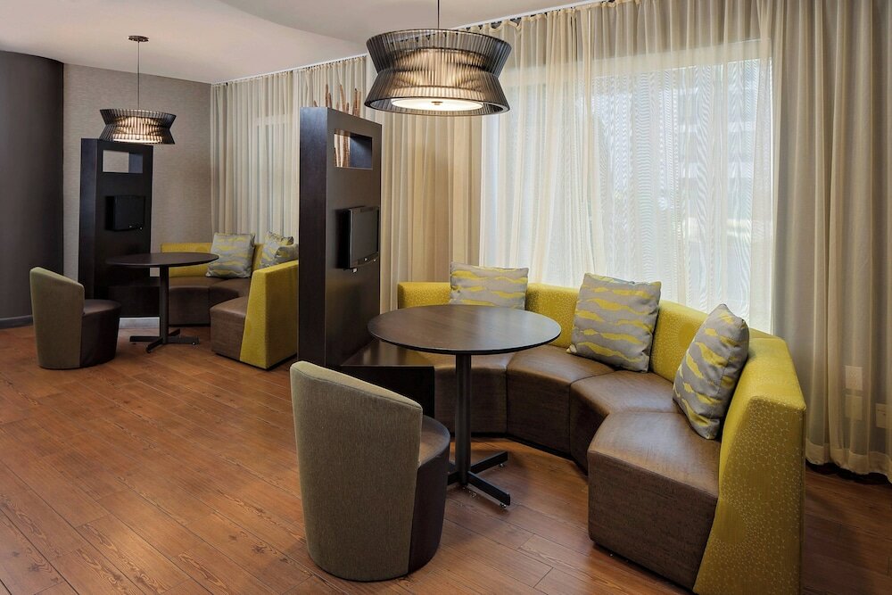 Фото Courtyard by Marriott Long Island MacArthur Airport