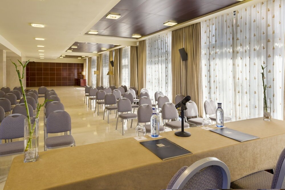 Фото Hotel Badajoz Center