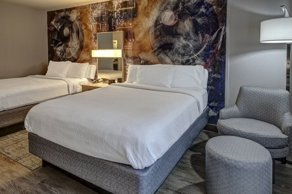 Фото Courtyard by Marriott Vanderbilt-West End