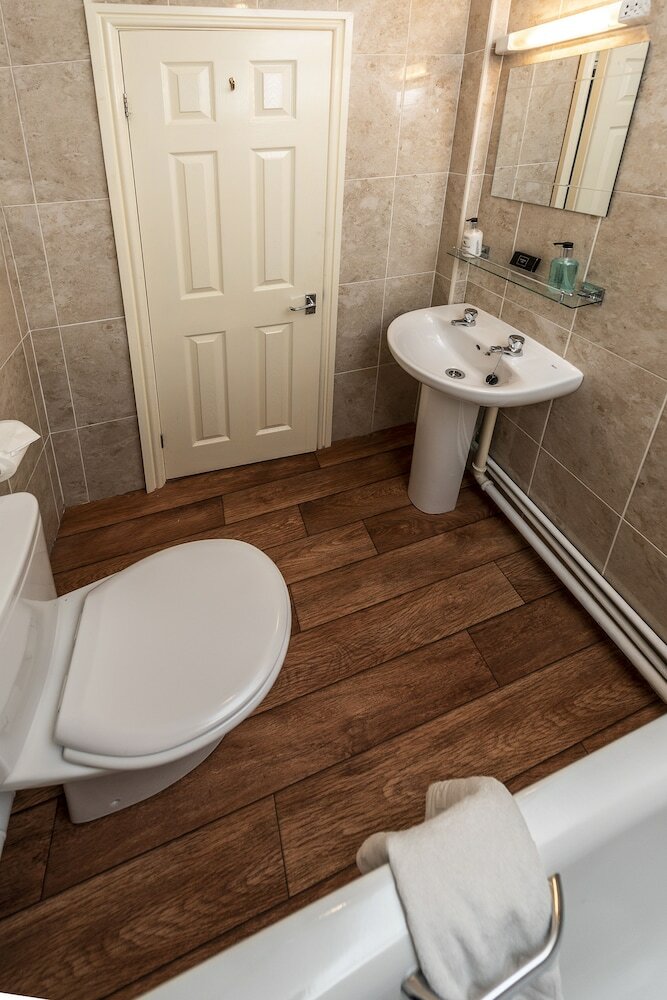 Фото Brook Marston Farm Hotel