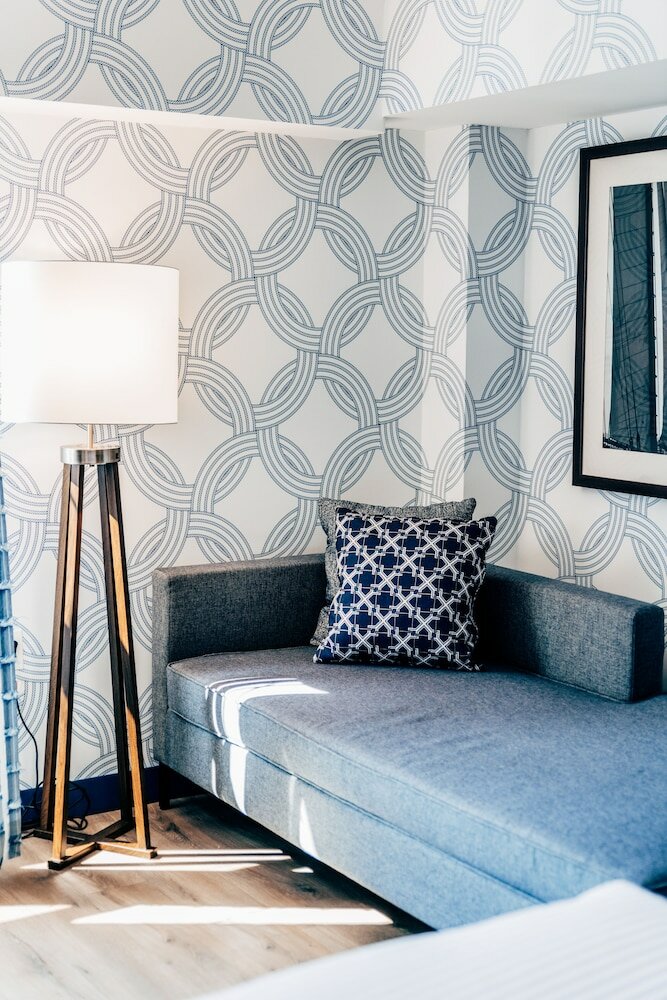 Фото Salem Waterfront Hotel & Suites