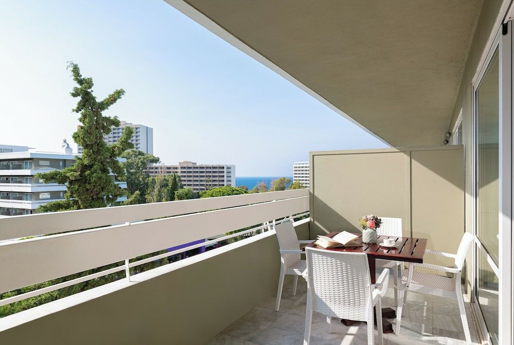 Фото Dionysos Hotel