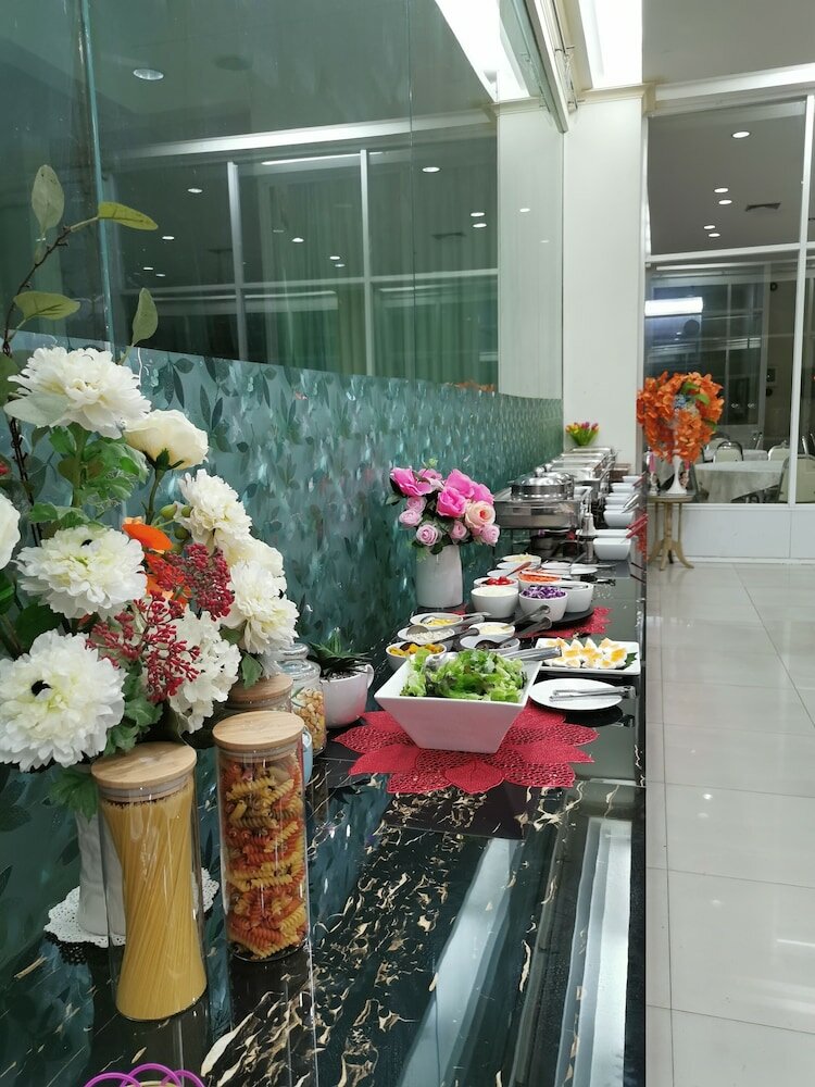 Фото Morakot Hotel Chumphon