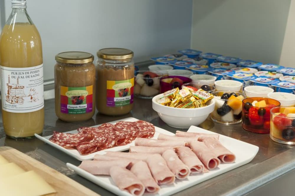 Фото Brit Hotel Mâcon Centre Gare