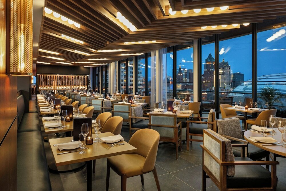 Фото The Trade, Autograph Collection