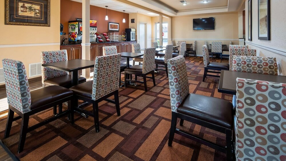Фото Best Western Plus Lubbock Windsor Inn