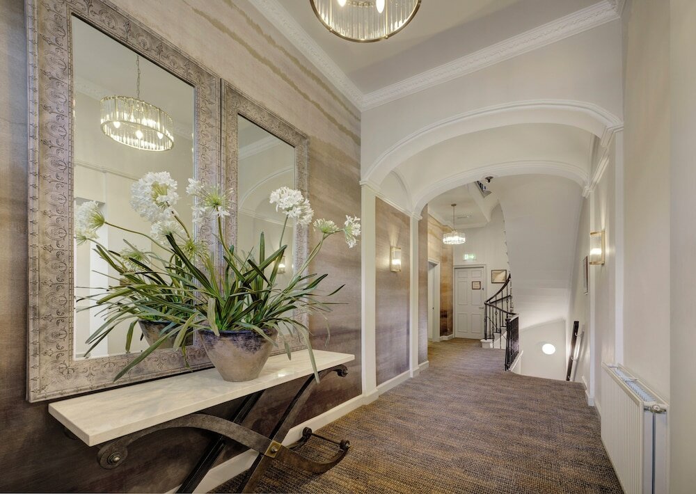 Фото Ballantrae Hotel