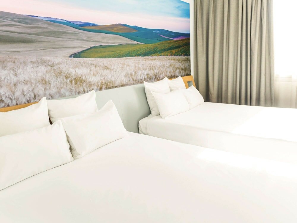 Фото Novotel Sevilla