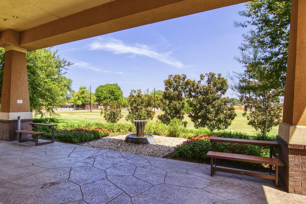 Фото Comfort Suites Waco North - Near University Area