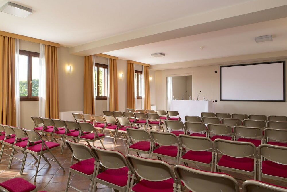 Фото Maranello Palace