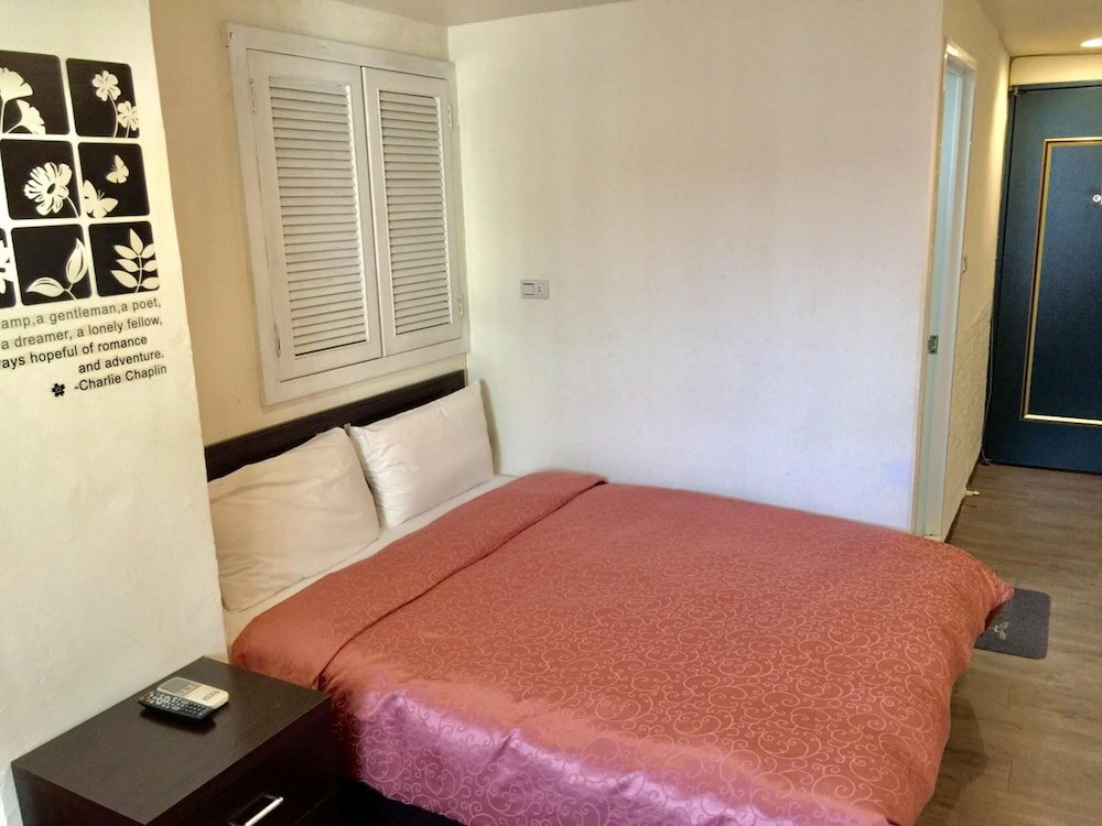 Фото One Plus One Hotel