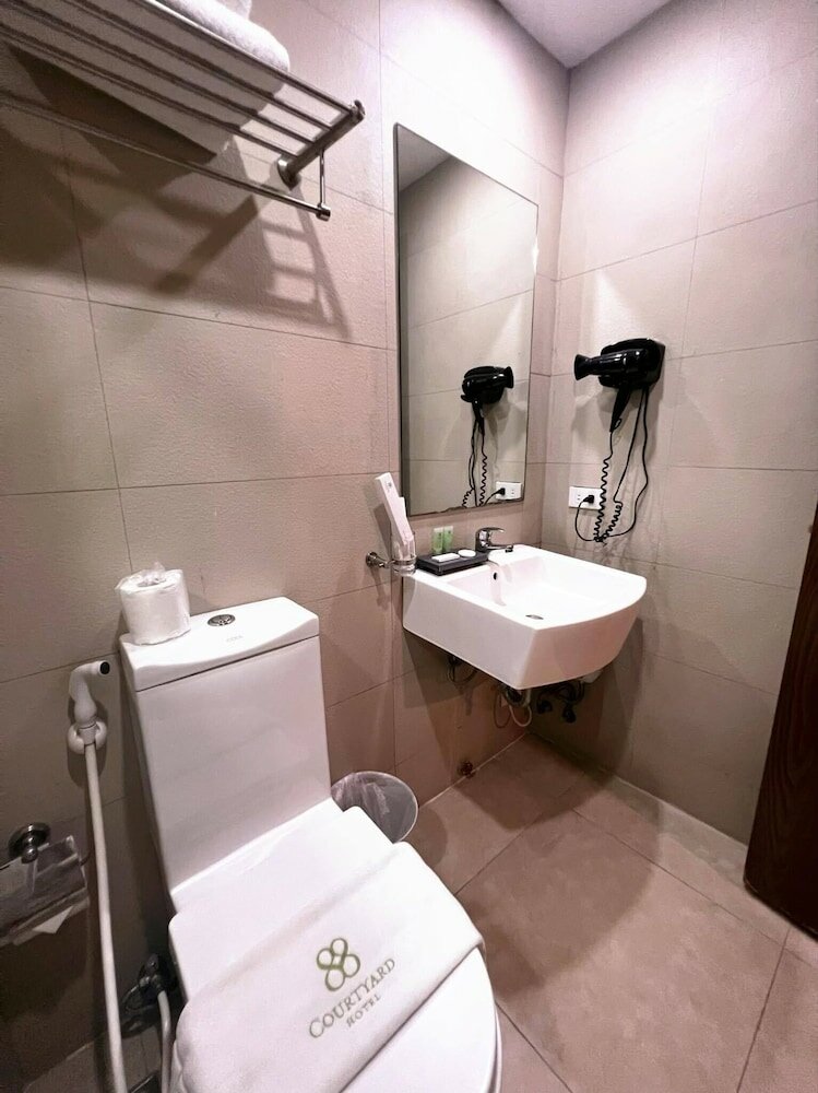 Фото 88 Courtyard Hotel