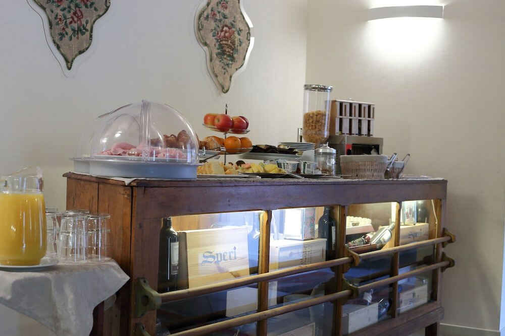 Фото Hotel Villa Moron