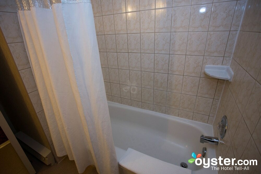 Фото Ramada by Wyndham Niagara Falls/Fallsview